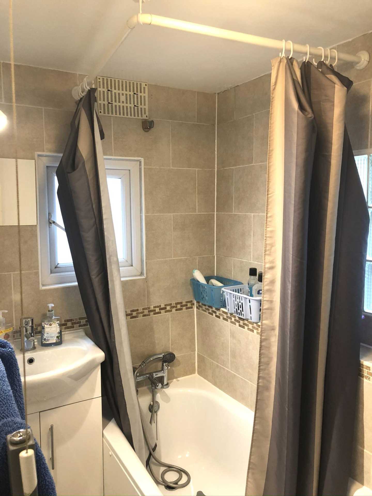 Room 2: 18 Rupert Road, Guildford, GU2 7NE, Image 17