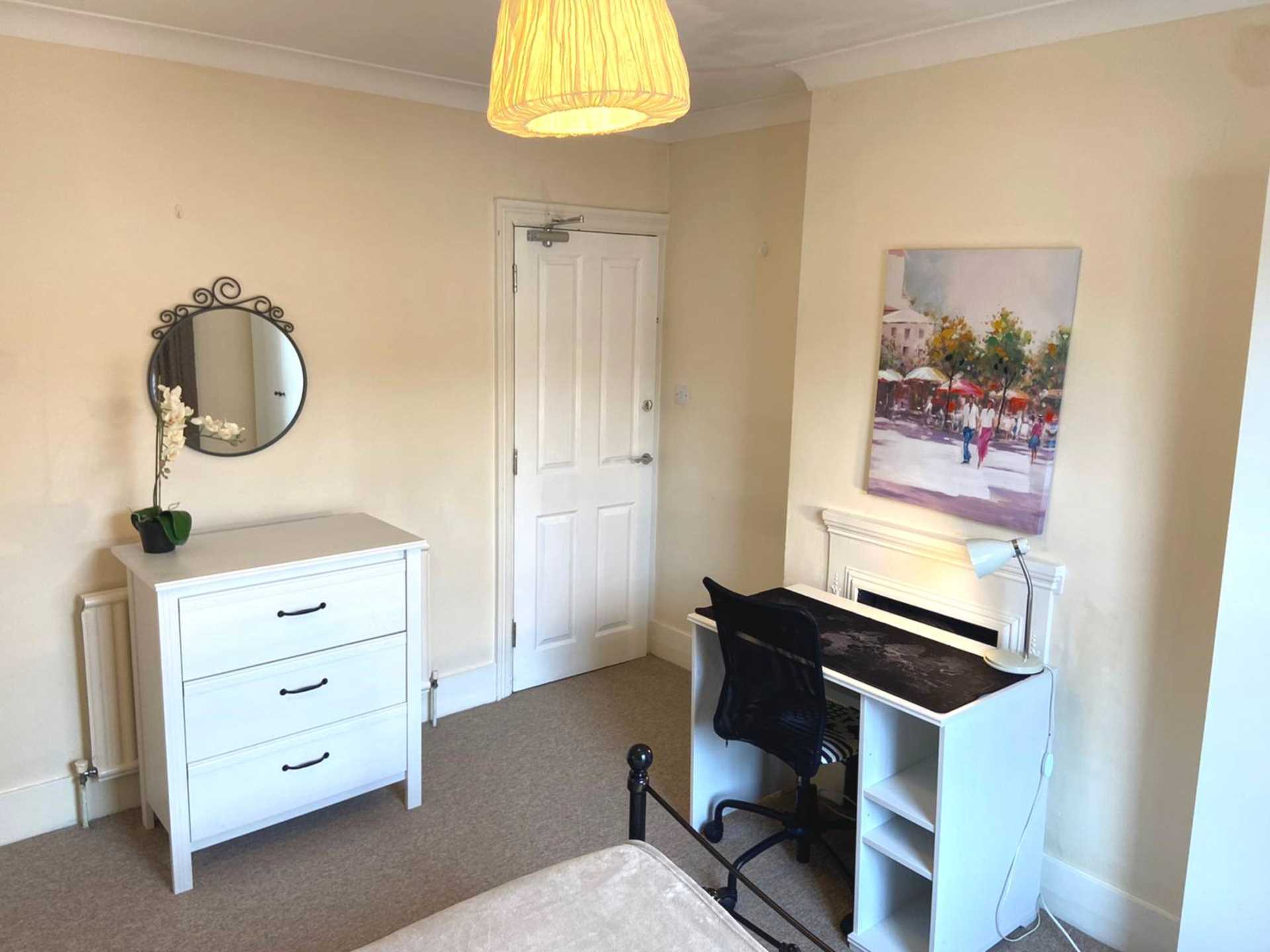 Room 2: 18 Rupert Road, Guildford, GU2 7NE, Image 3