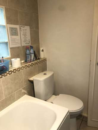 Room 2: 18 Rupert Road, Guildford, GU2 7NE, Image 18