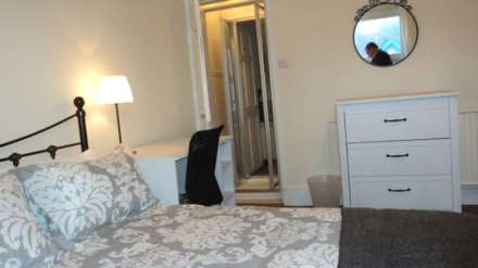 Room 2: 18 Rupert Road, Guildford, GU2 7NE, Image 4