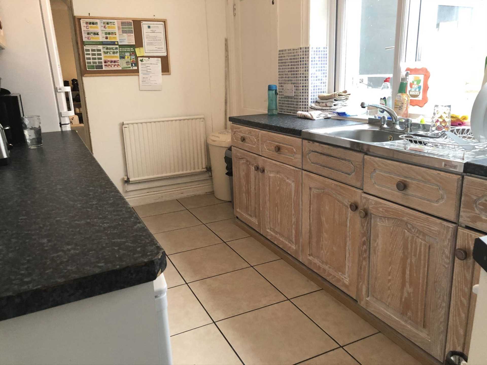 ROOM 3: 18 Rupert Road, GU2 7NE, Image 13