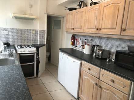 ROOM 3: 18 Rupert Road, GU2 7NE, Image 9