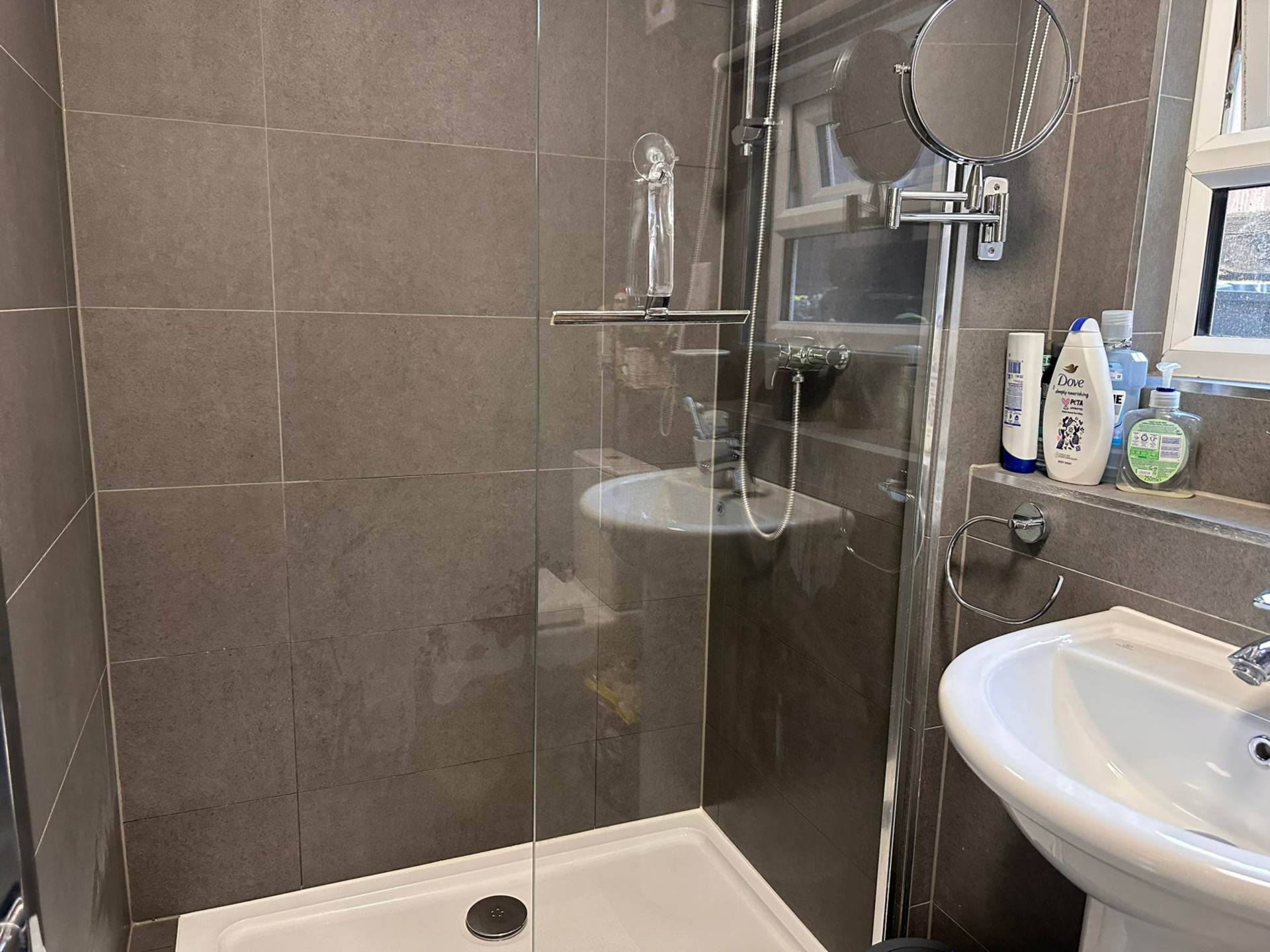 Room 4, 18 RUPERT ROAD, GUILDFORD GU2 7NE, Image 19