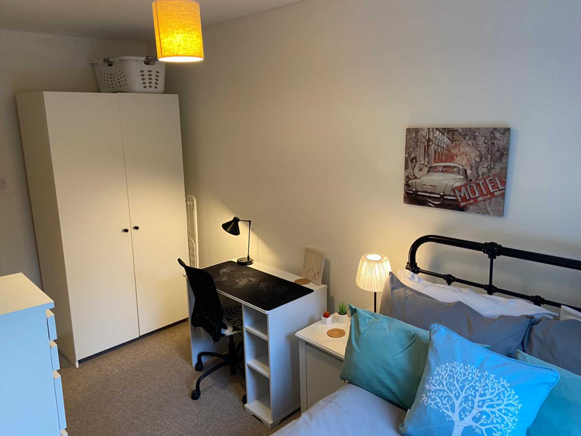 Room 4, 18 RUPERT ROAD, GUILDFORD GU2 7NE, Image 2