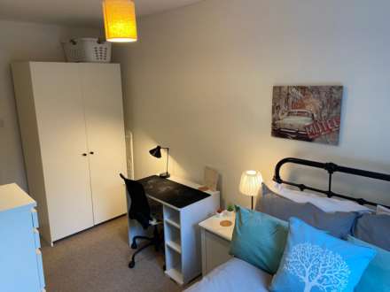 Room 4, 18 RUPERT ROAD, GUILDFORD GU2 7NE, Image 2