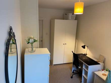 Room 4, 18 RUPERT ROAD, GUILDFORD GU2 7NE, Image 3