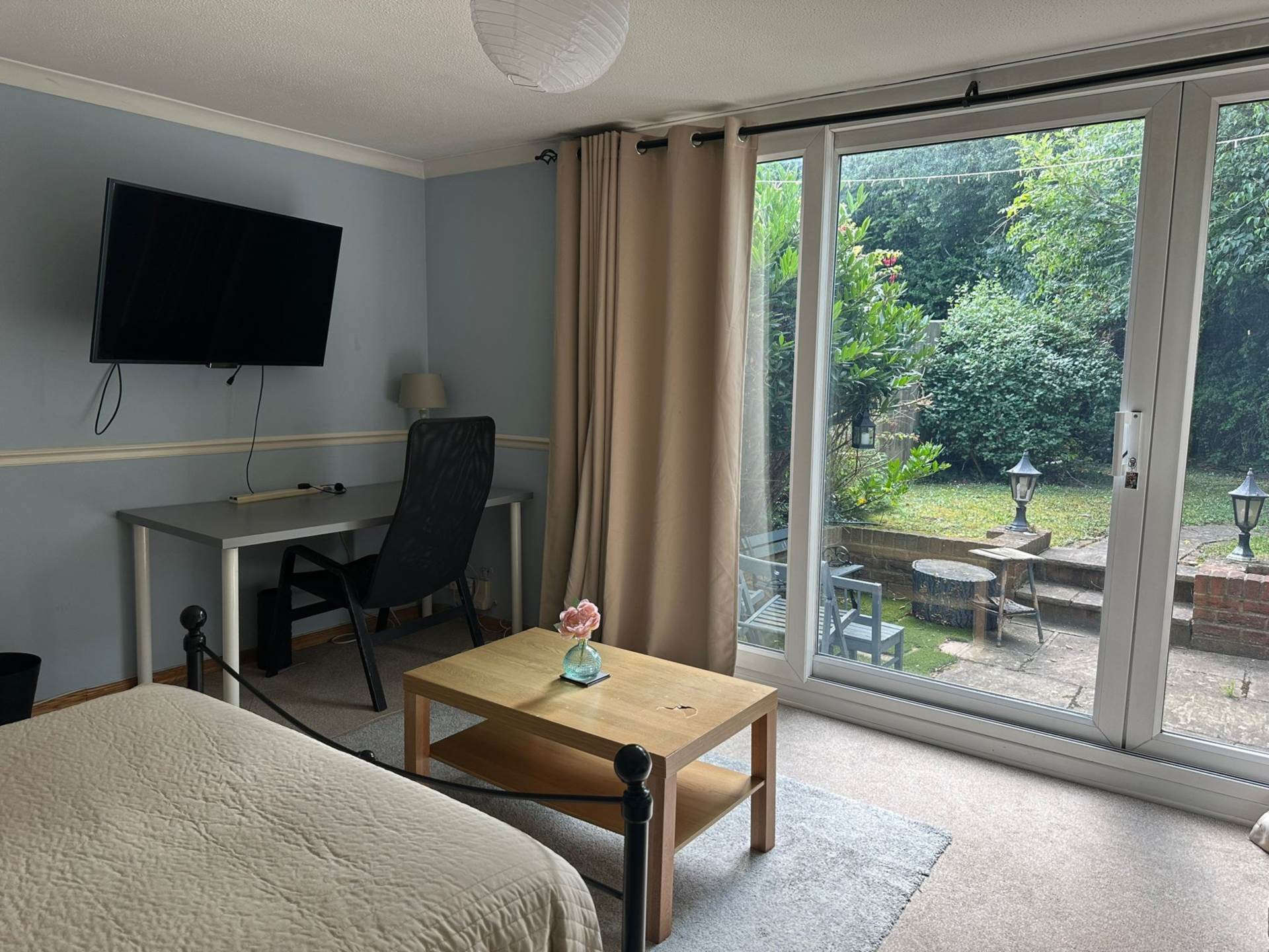 WINDSOR CLOSE, MASSIVE DOUBLE ROOM FOR SINGLE OCCUPANT AVAILABLE NOW., Image 5