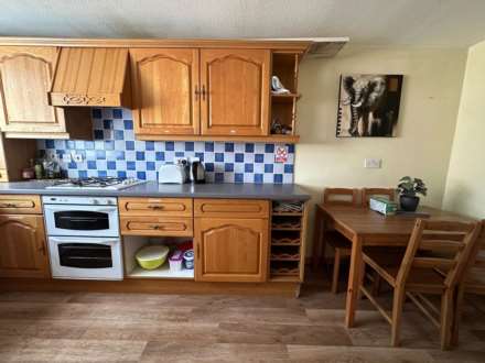 WINDSOR CLOSE, MASSIVE DOUBLE ROOM FOR SINGLE OCCUPANT AVAILABLE NOW., Image 11