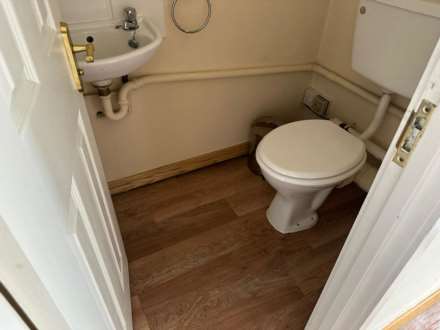 WINDSOR CLOSE, MASSIVE DOUBLE ROOM FOR SINGLE OCCUPANT AVAILABLE NOW., Image 16