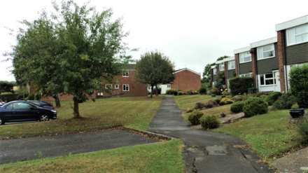 WINDSOR CLOSE, MASSIVE DOUBLE ROOM FOR SINGLE OCCUPANT AVAILABLE NOW., Image 18
