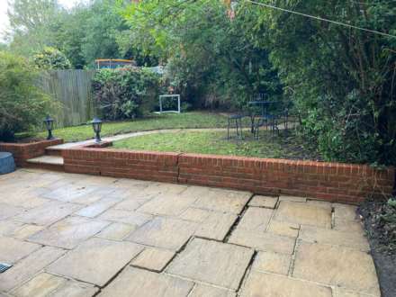 WINDSOR CLOSE, MASSIVE DOUBLE ROOM FOR SINGLE OCCUPANT AVAILABLE NOW., Image 20
