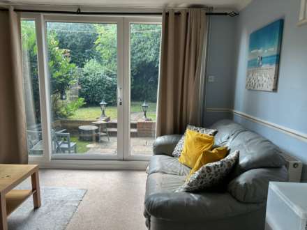 WINDSOR CLOSE, MASSIVE DOUBLE ROOM FOR SINGLE OCCUPANT AVAILABLE NOW., Image 4