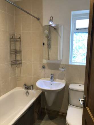 25A New Road, Chilworth, GU4 8LR, Image 16