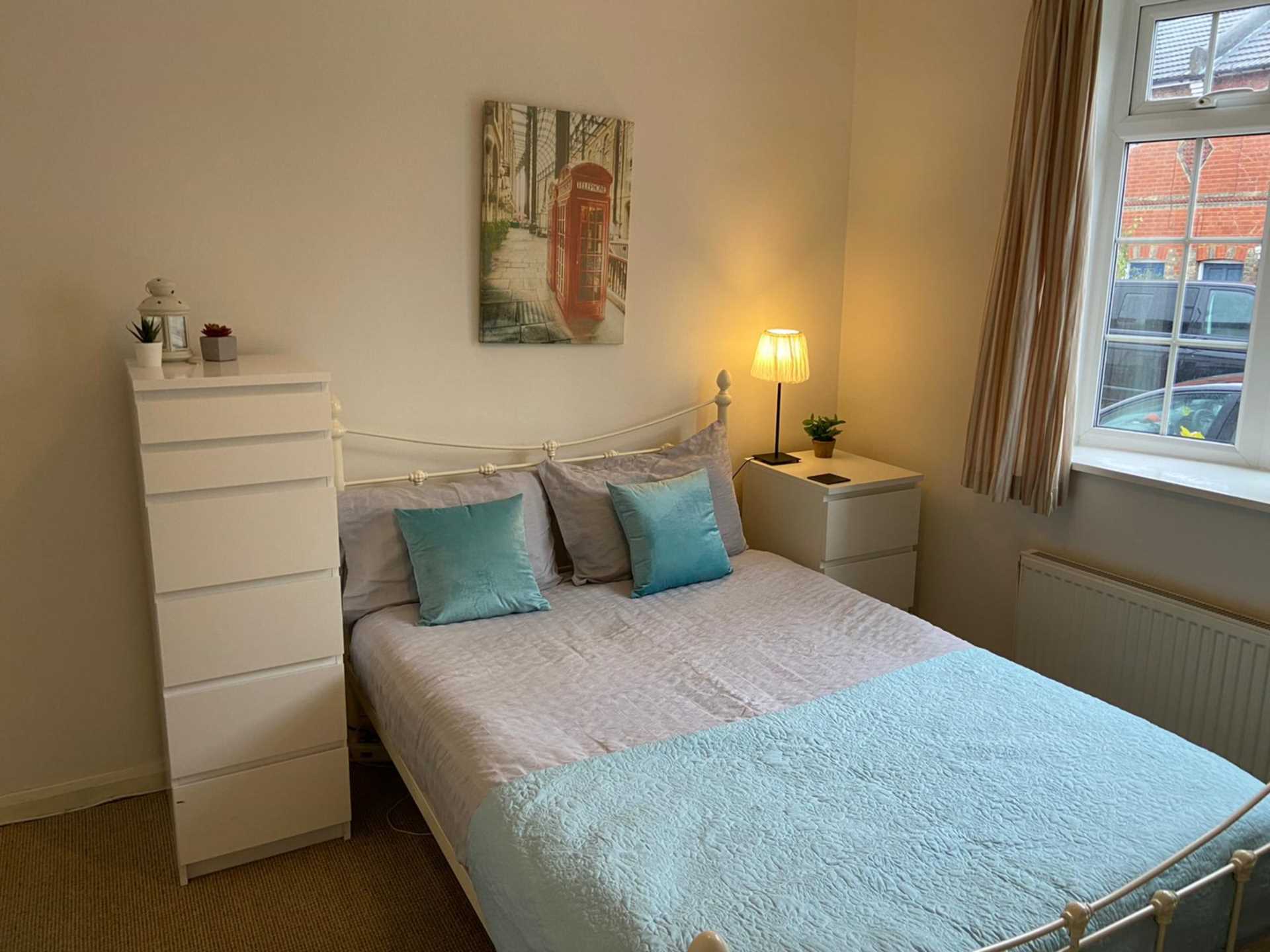 COUPLES WANTED! Room 1, 46 George Road, Guildford, GU1 4NR, Image 2