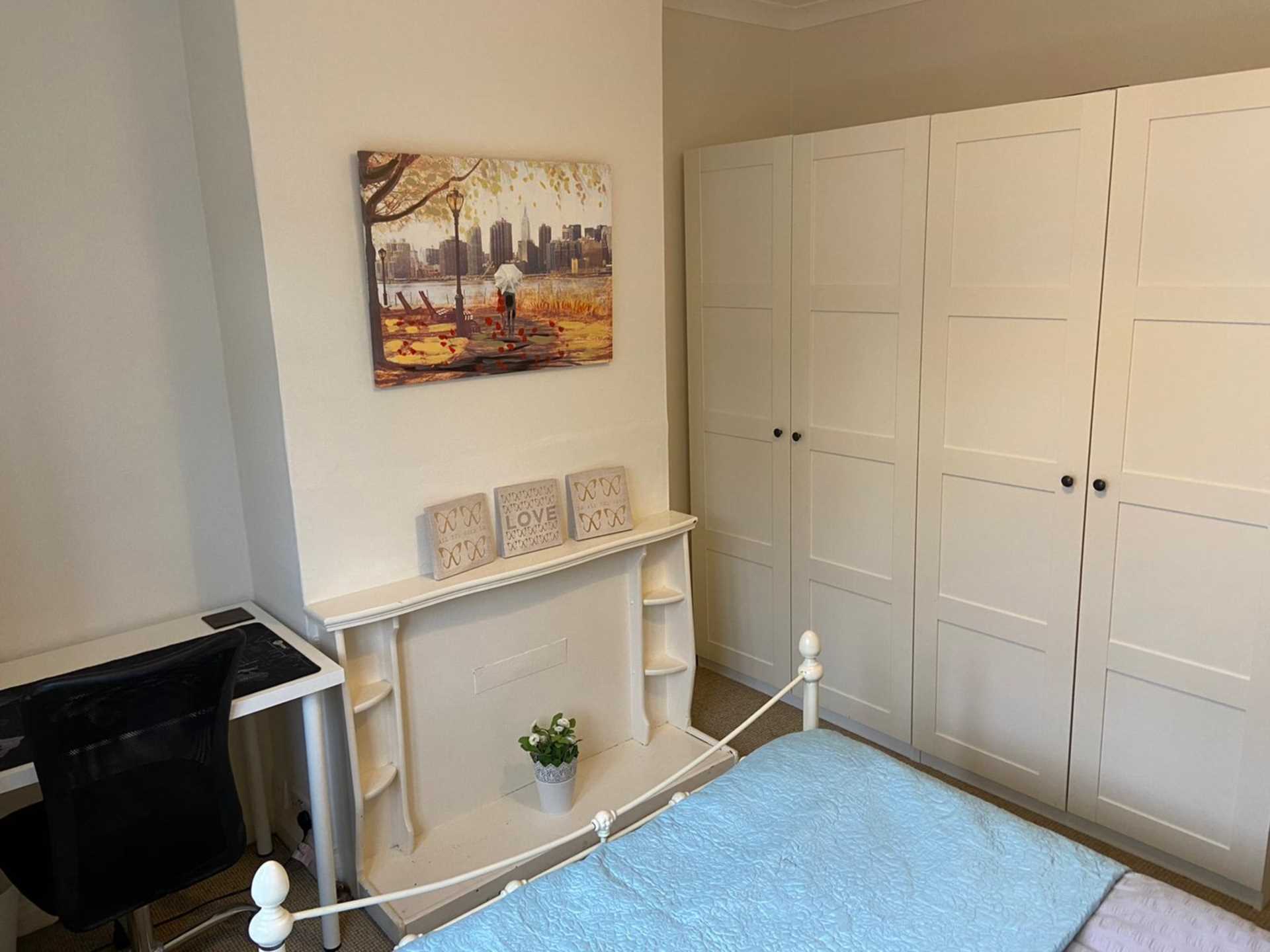 COUPLES WANTED! Room 1, 46 George Road, Guildford, GU1 4NR, Image 5