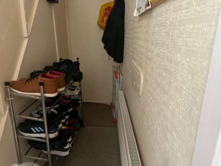 COUPLES WANTED! Room 1: 46 George Road, Guildford, GU1 4NR, Image 13