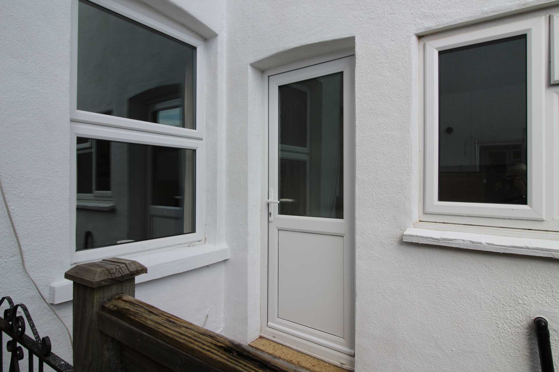Room 2: 46 George Road, Guildford, GU1 4NR - EN SUITE, Image 20