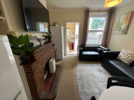 Room 2: 46 George Road, Guildford, GU1 4NR - EN SUITE, Image 10