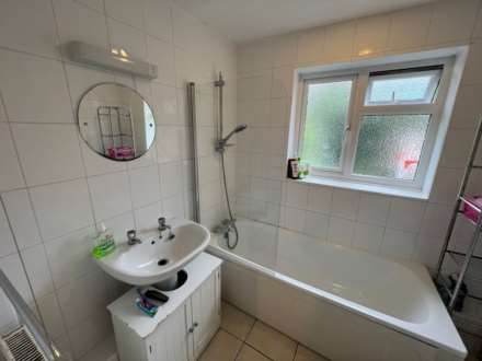 Room 2: 46 George Road, Guildford, GU1 4NR - EN SUITE, Image 15