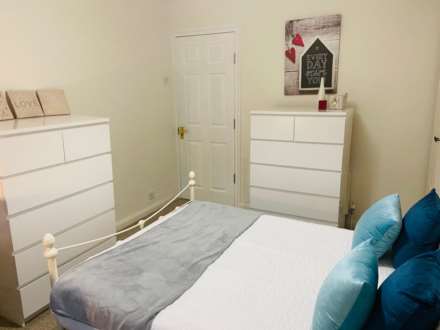 Room 2: 46 George Road, Guildford, GU1 4NR - EN SUITE, Image 5