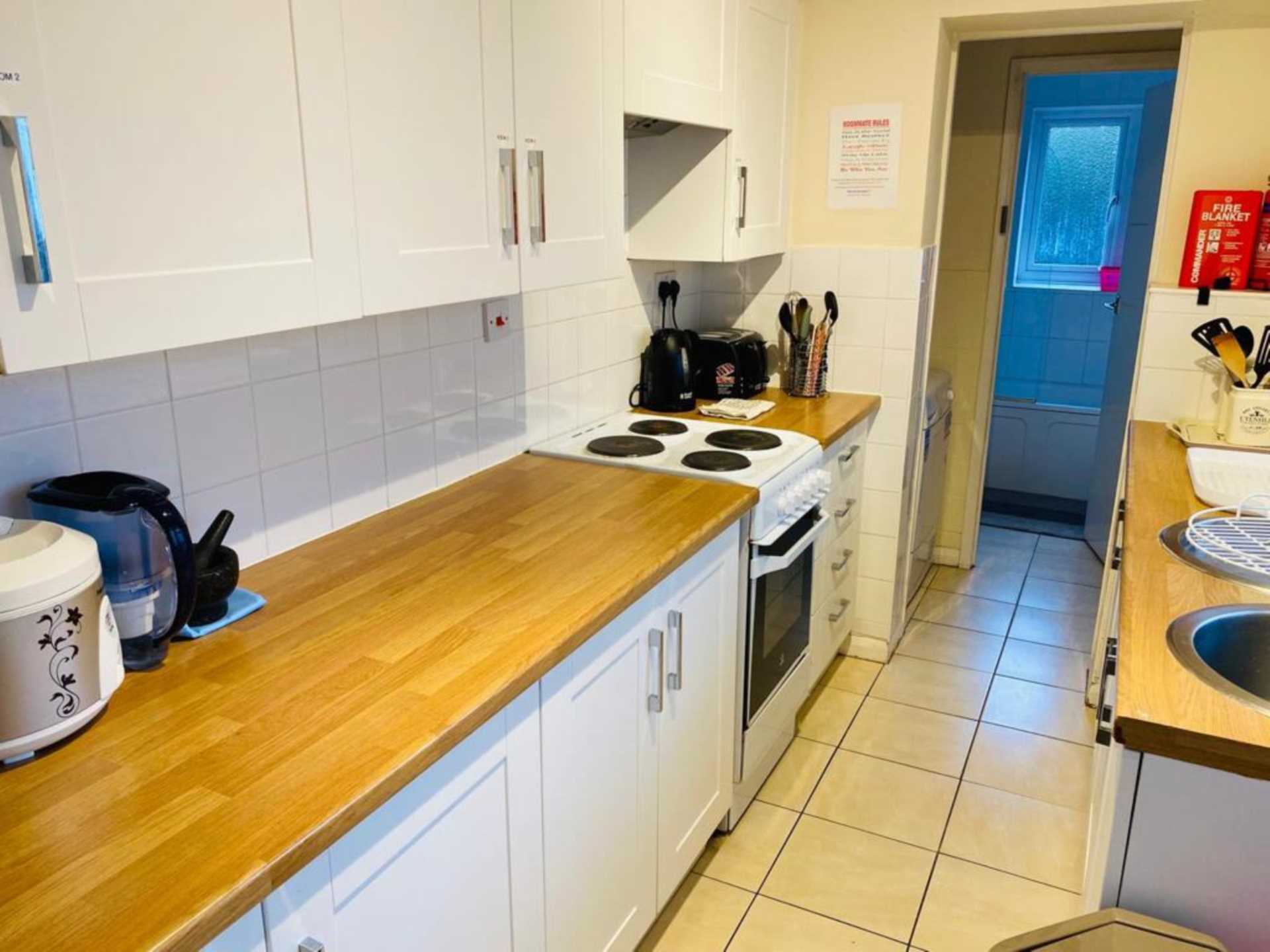 Room 3: 46 George Road, Guildford, GU1 4NR- NO ADMIN FEES!, Image 11