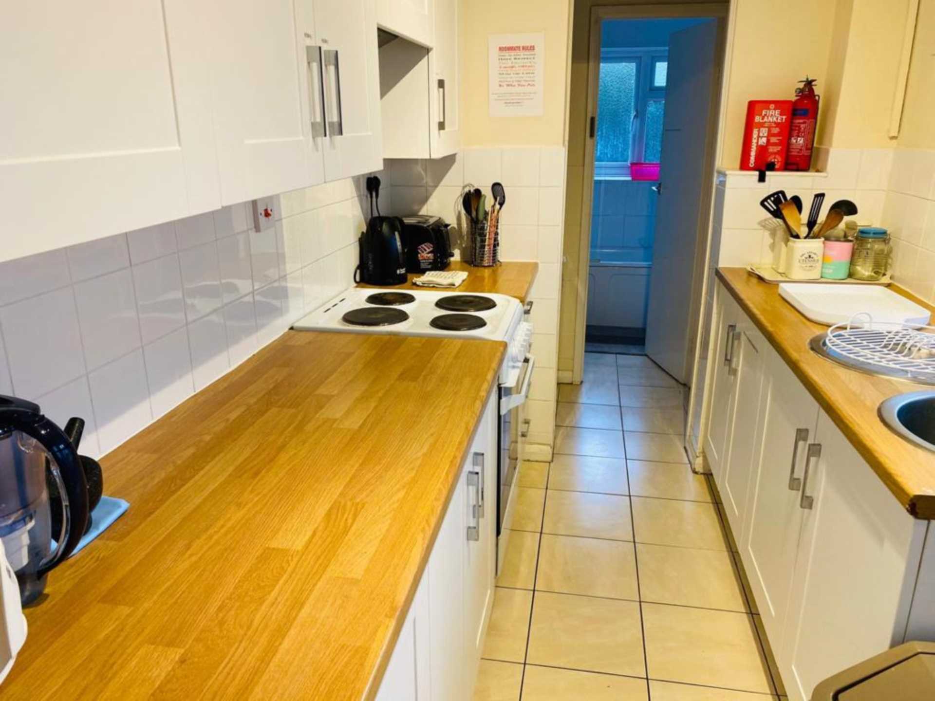 Room 3: 46 George Road, Guildford, GU1 4NR- NO ADMIN FEES!, Image 9