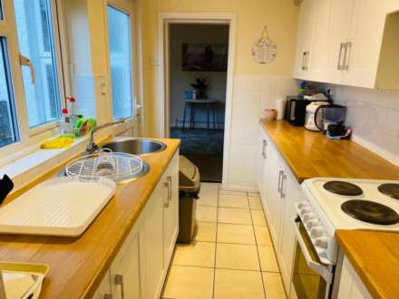 Room 3: 46 George Road, Guildford, GU1 4NR- NO ADMIN FEES!, Image 10