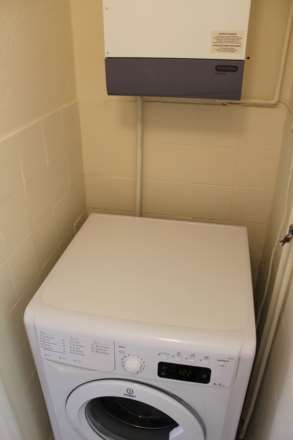 Room 3: 46 George Road, Guildford, GU1 4NR- NO ADMIN FEES!, Image 12