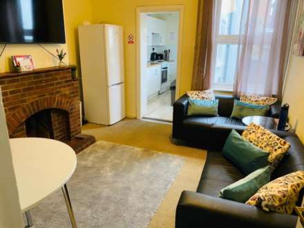 Room 3: 46 George Road, Guildford, GU1 4NR- NO ADMIN FEES!, Image 5