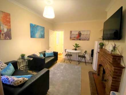 Room 3: 46 George Road, Guildford, GU1 4NR- NO ADMIN FEES!, Image 7