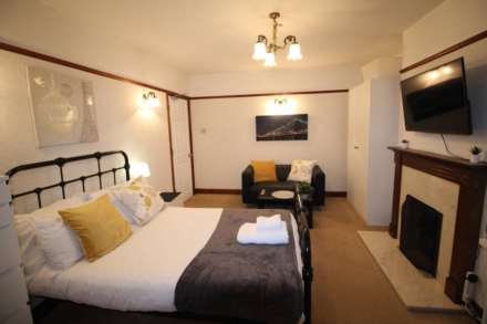 1 Bedroom Room (Double), Room 1: 3 Pewley Way, Guildford, GU1 3PX