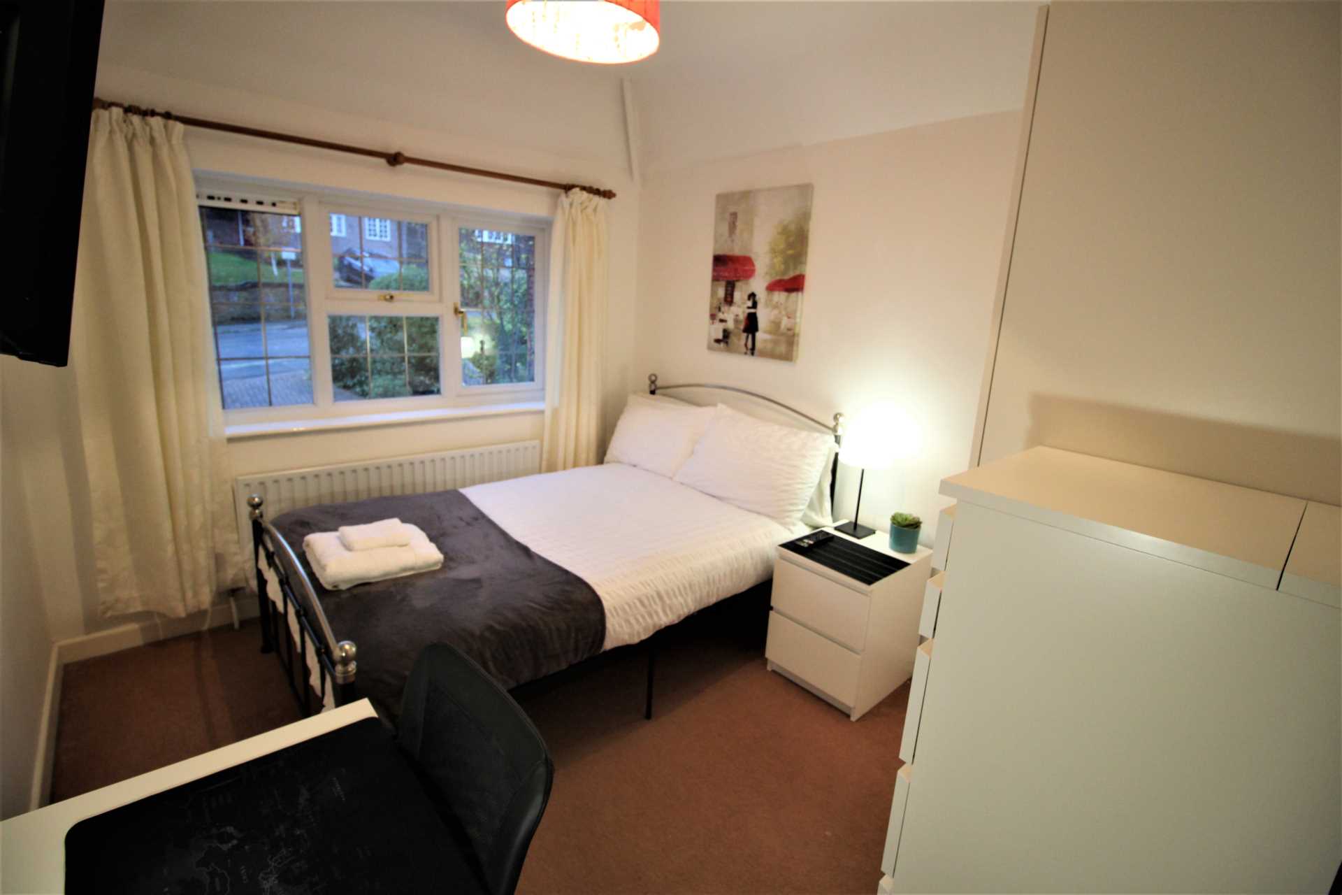 EN SUITE- Room 6, Pewley Way, Guildford, GU1 3PX, Image 1