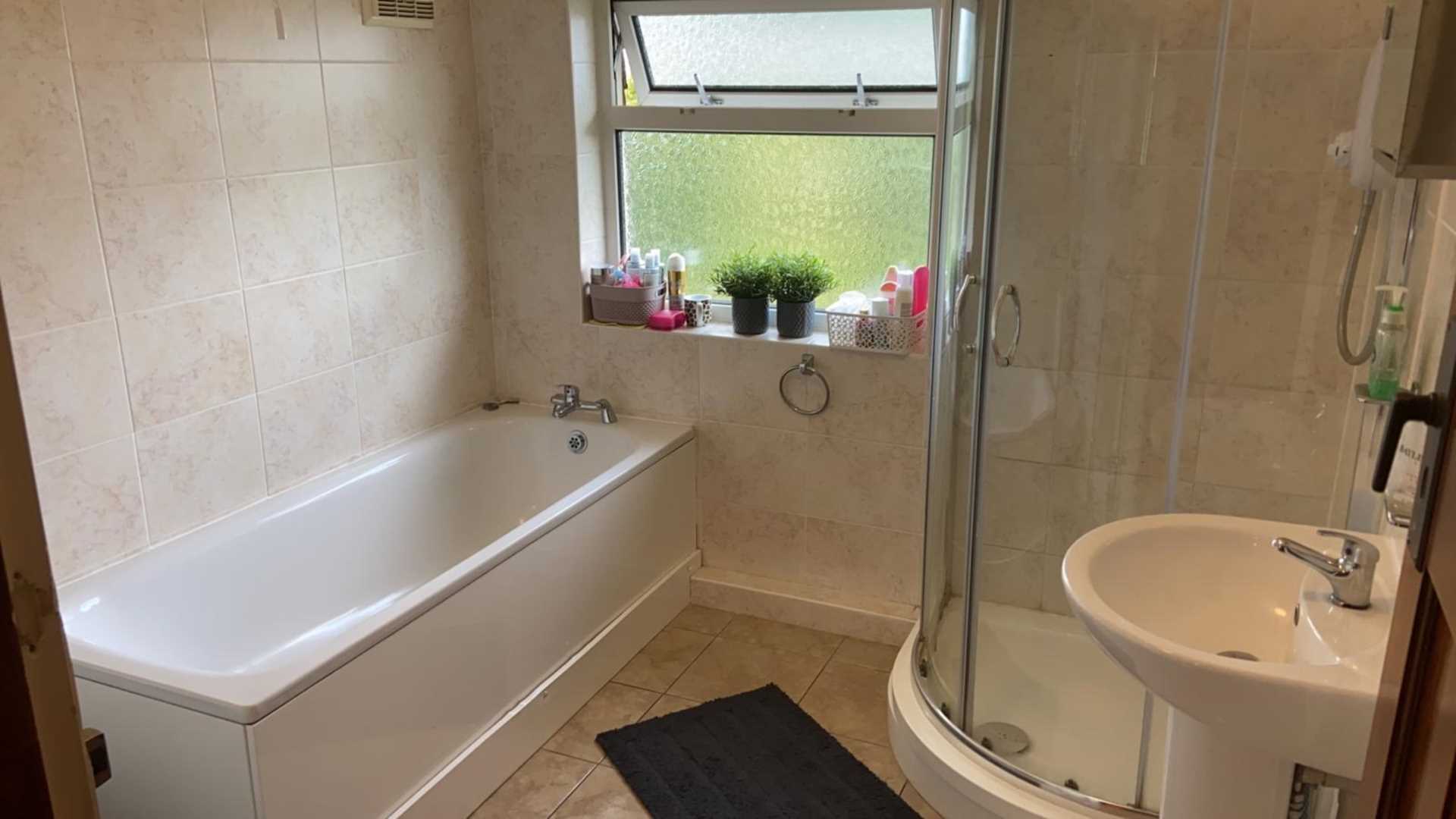 EN SUITE- Room 6, Pewley Way, Guildford, GU1 3PX, Image 18