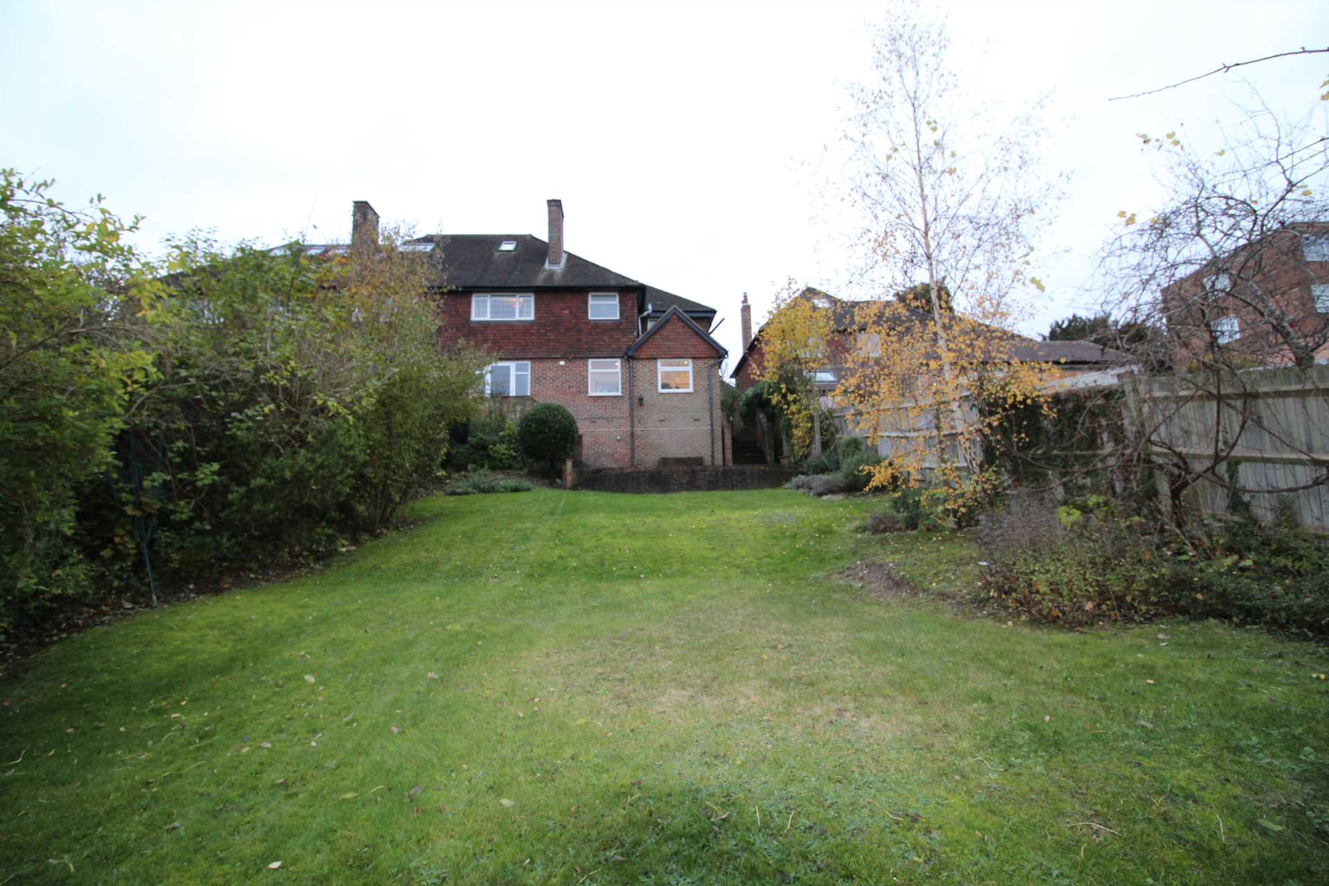 Room 6: 3 Pewley Way, Guildford, GU1 3PX - EN SUITE-, Image 23