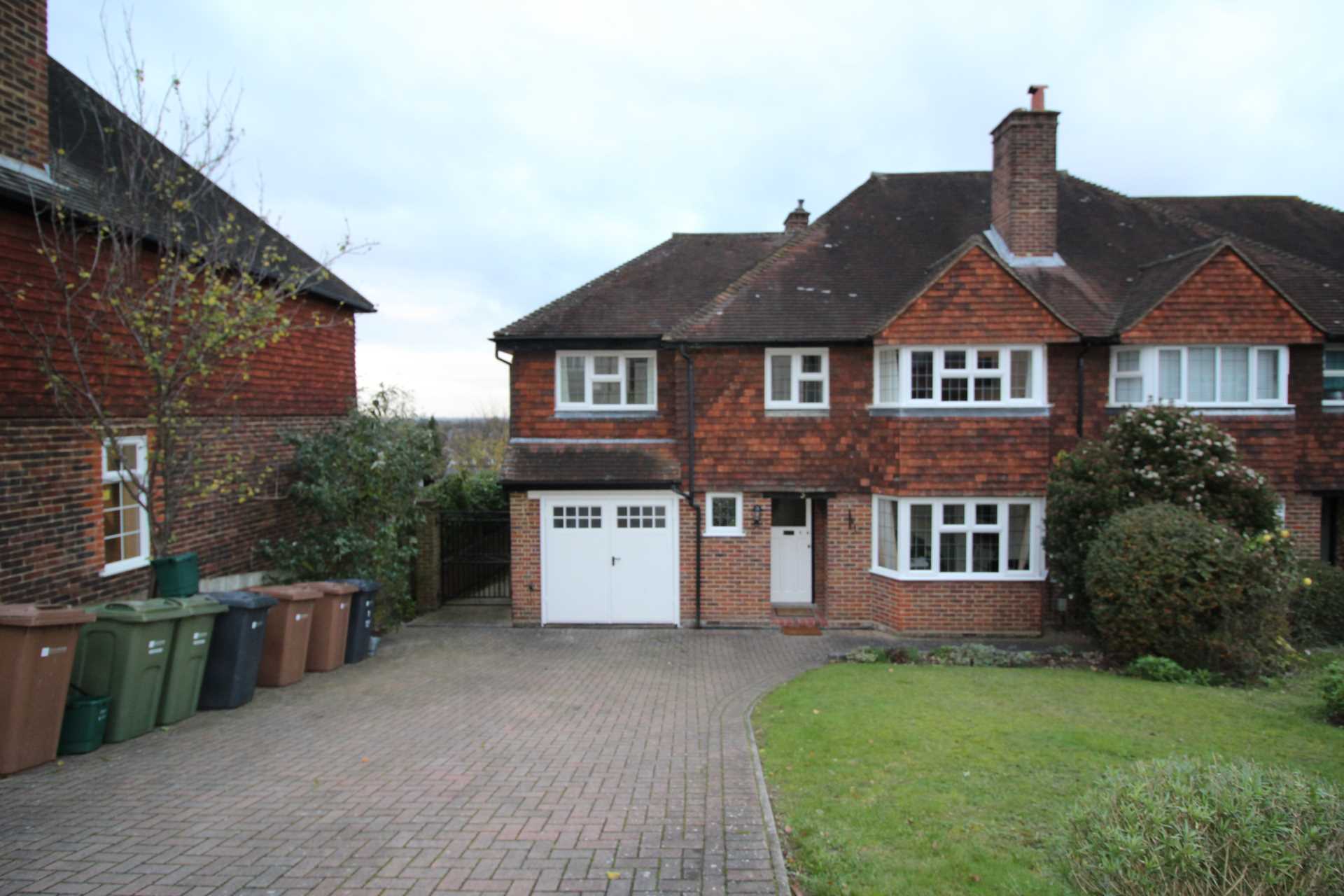 Room 6: 3 Pewley Way, Guildford, GU1 3PX - EN SUITE-, Image 27
