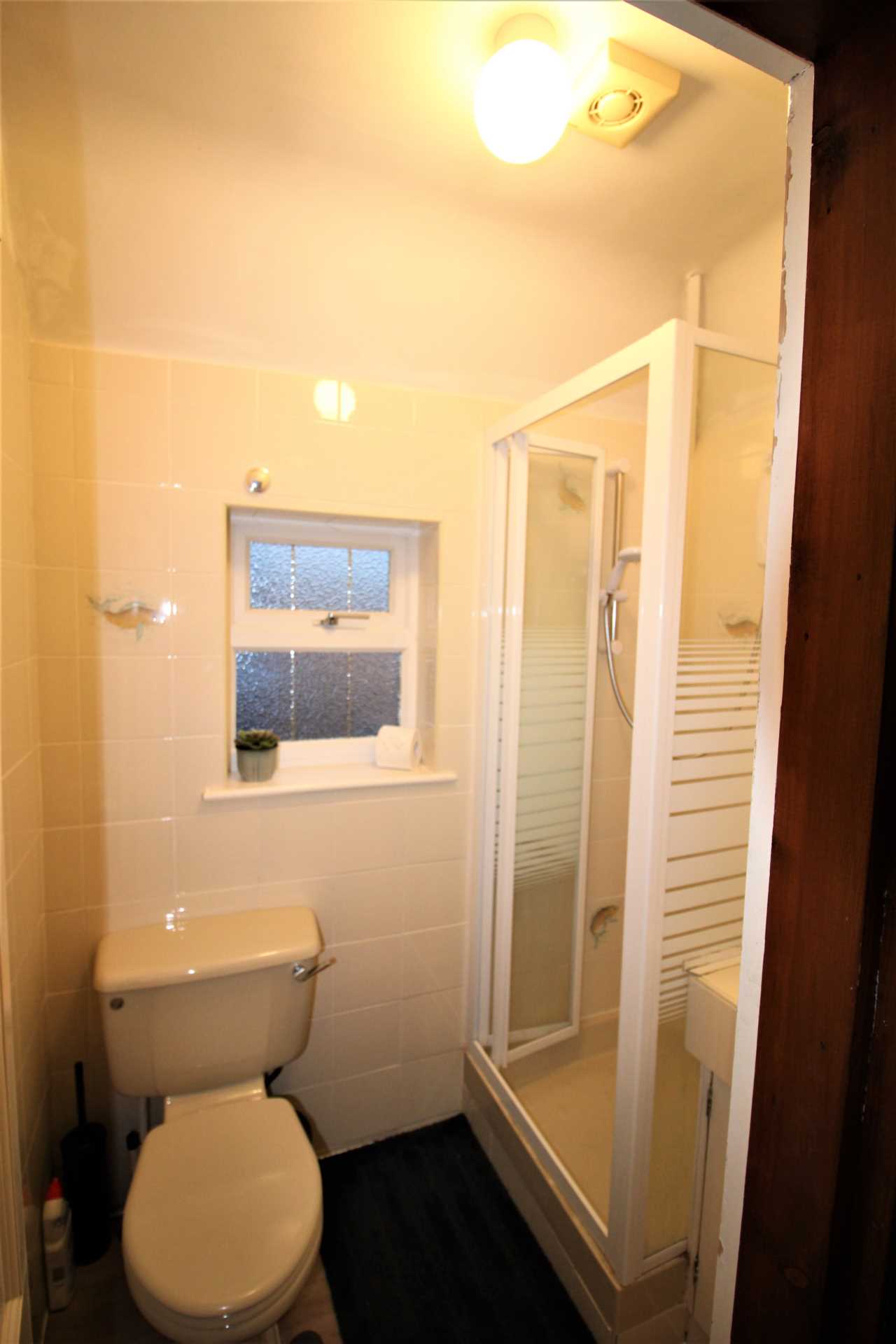 EN SUITE- Room 6, Pewley Way, Guildford, GU1 3PX, Image 5