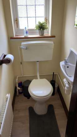 Room 6: 3 Pewley Way, Guildford, GU1 3PX - EN SUITE-, Image 17