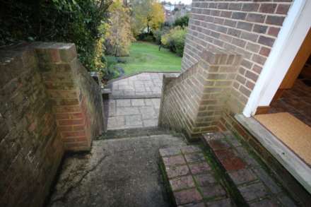 Room 6: 3 Pewley Way, Guildford, GU1 3PX - EN SUITE-, Image 21