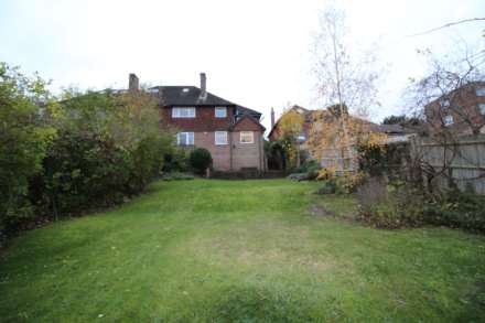 Room 6: 3 Pewley Way, Guildford, GU1 3PX - EN SUITE-, Image 23