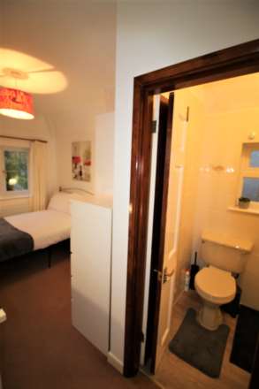 EN SUITE- Room 6, Pewley Way, Guildford, GU1 3PX, Image 4