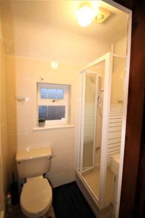 EN SUITE- Room 6, Pewley Way, Guildford, GU1 3PX, Image 5