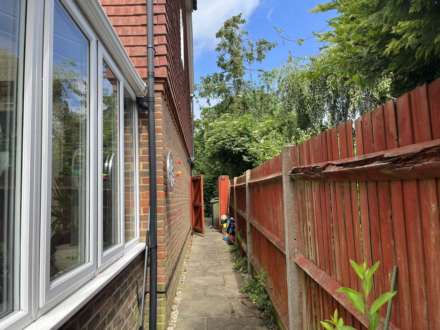 4 Queenhythe Crescent, Jacobs Well, Image 41