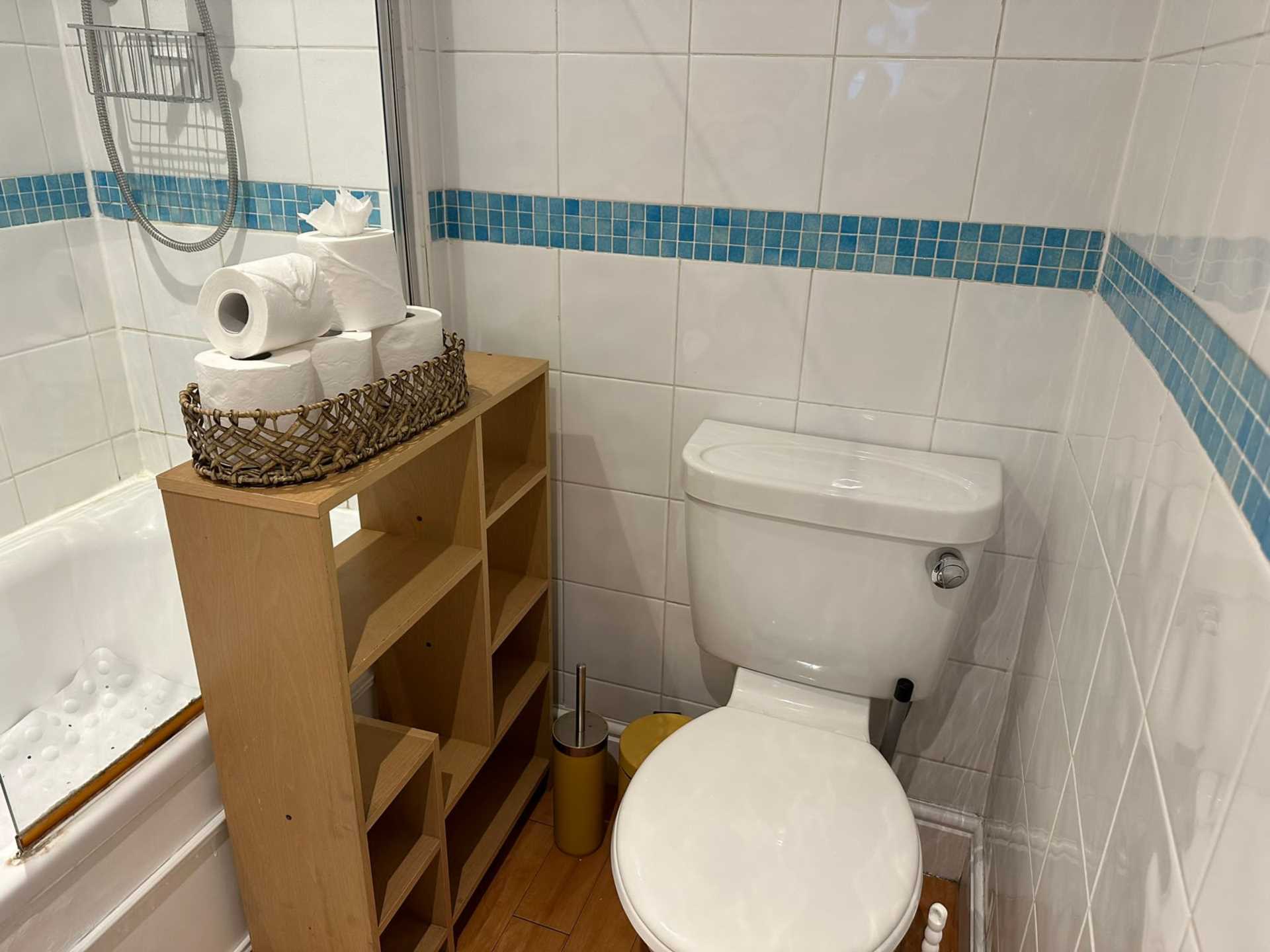 Stoke Road large Double room available, Image 21