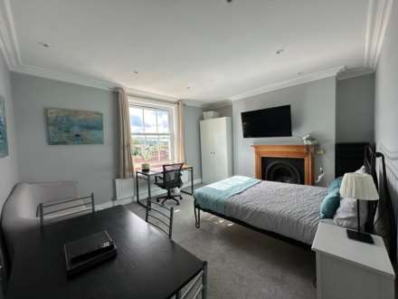 1 Bedroom Room (Double), Stoke Road large Double room available