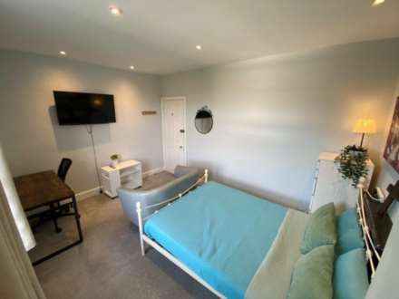 1 Bedroom Room (Double), Flat 4, 30 Stoke Road, Guildford, GU1 4HR