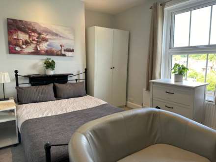 1 Bedroom Room (Double), Room 2: Flat 4, 30 Stoke Road, Guildford, GU1 4HR