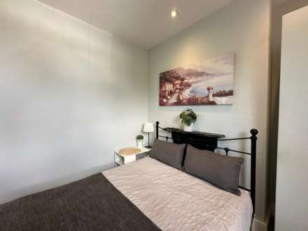 Room 2: Flat 4, 30 Stoke Road, Guildford, GU1 4HR, Image 15