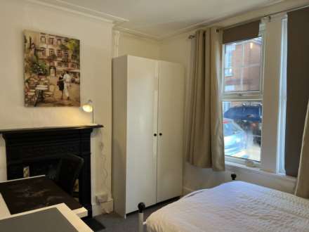 Room 3: 25 Springfield Road, Guildford, Surrey GU1 4DW, Image 5