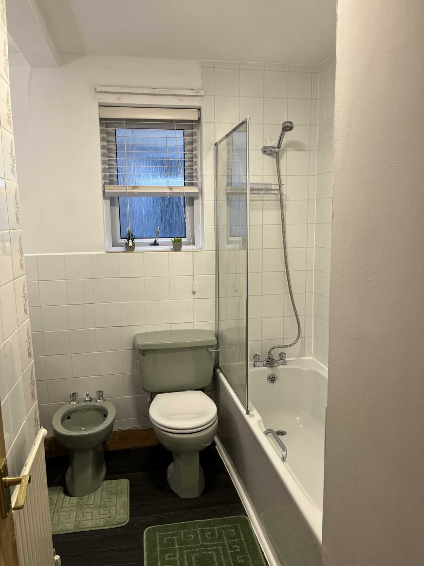 Room 5, 25 Springfield Road, Guildford, Surrey GU1 4DW, Image 15