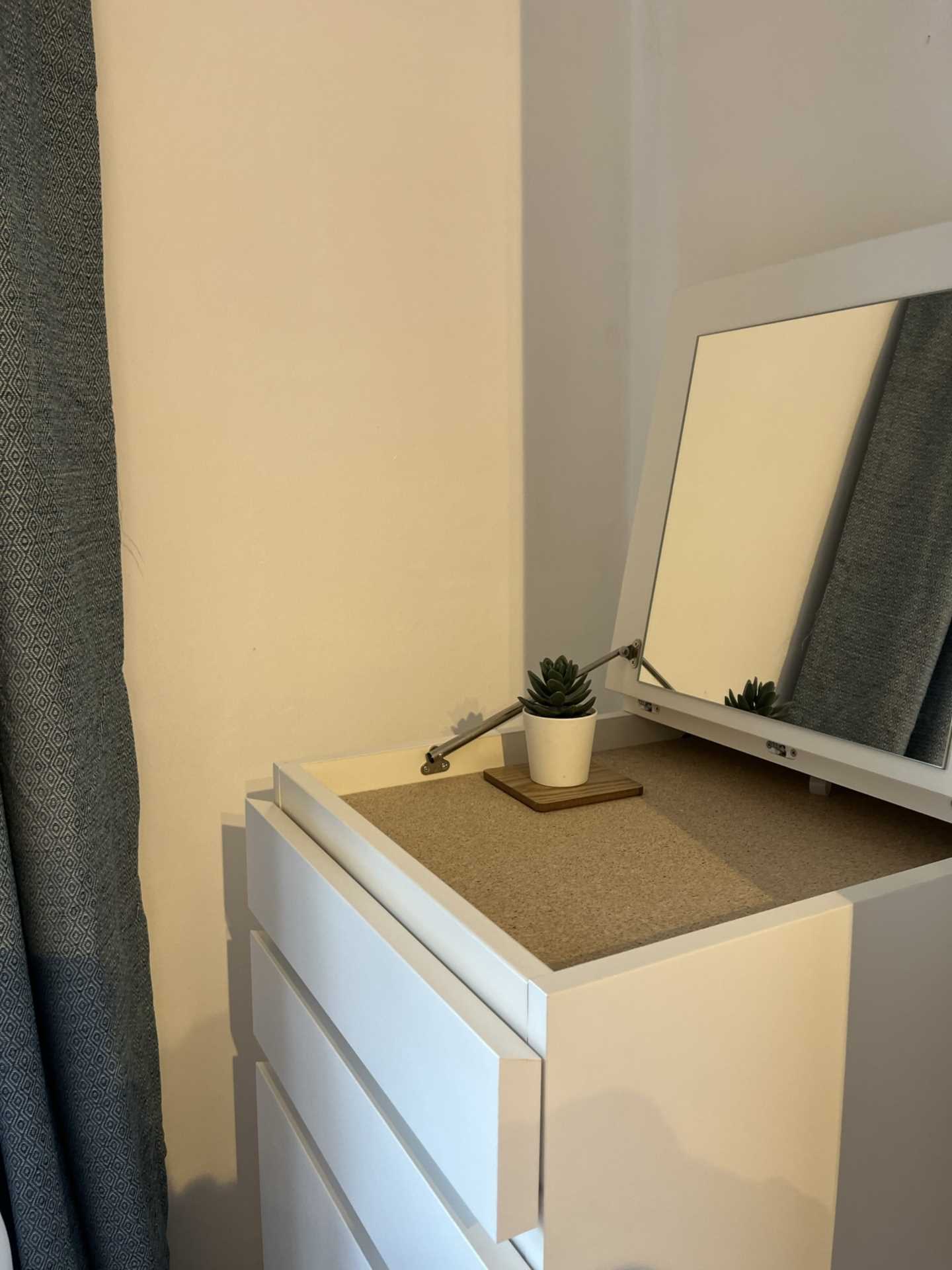 Room 5, 25 Springfield Road, Guildford, Surrey GU1 4DW, Image 3